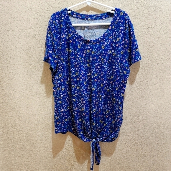 SO Tops - SO Blue floral short sleeve shirt Size small